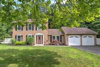 10 Prides Ln, Englishtown, NJ 07726