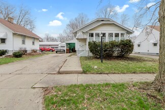824 W Maple St, Champaign, IL 61820