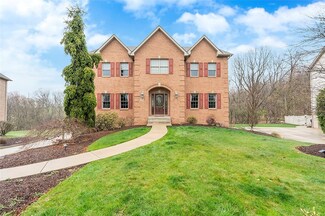 318 Thornwood Dr, Pittsburgh, PA 15239