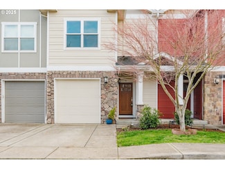211 Silver St Unit 2, Silverton, OR 97381