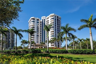 6075 Pelican Bay Blvd Unit 102, Naples, FL 34108