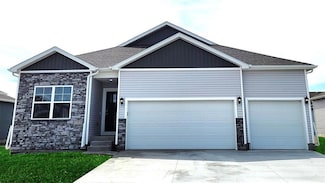 2807 NW Cedarwood Dr, Ankeny, IA 50023