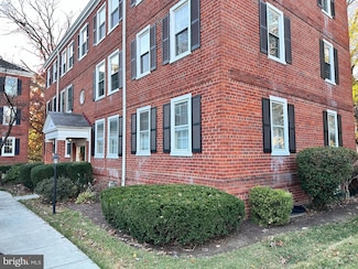 2916 S Buchanan St Unit A2, Arlington, VA 22206