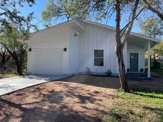 642 Magnolia Ln, Cottonwood Shores, TX 78657