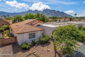 10200 N Fox Hunt Ln, Tucson, AZ 85737