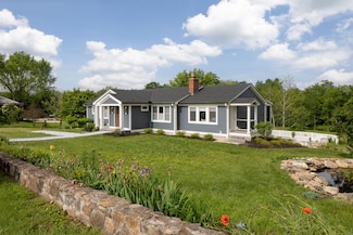 35 Emmons Ln, Canaan, CT 06018
