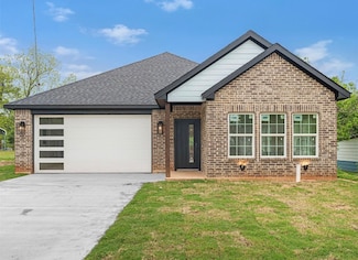 318 Whitworth St, Sulphur Springs, TX 75482