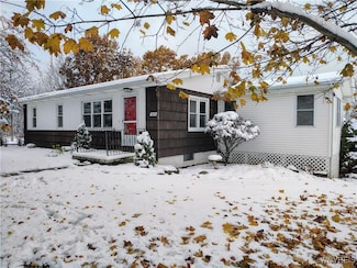 13676 Bloomingdale Rd, Akron, NY 14001