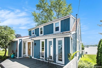 11501 Torrey Rd, Fenton, MI 48430