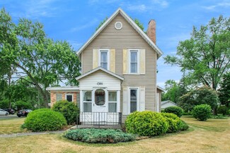 1301 W Lexington Ave, Elkhart, IN 46514