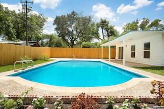 446 Savannah Dr, San Antonio, TX 78213