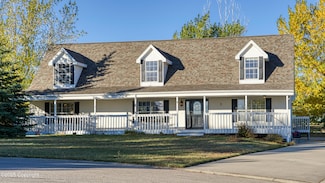 2 Hopi Cir, Gillette, WY 82718