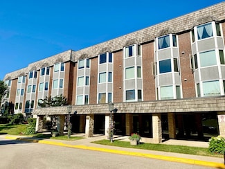 400 Thames Pkwy Unit 2G, Park Ridge, IL 60068