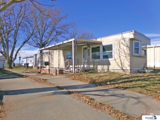 2409 Arapahoe Trail, Beatrice, NE 68310