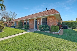 2710 Arbutus St Unit B1, Naples, FL 34112