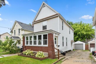 31 Dale St NE, Grand Rapids, MI 49505