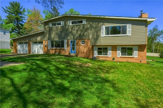 223 Springer Dr, Coraopolis, PA 15108