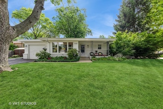 1038 Brookside Ln, Deerfield, IL 60015