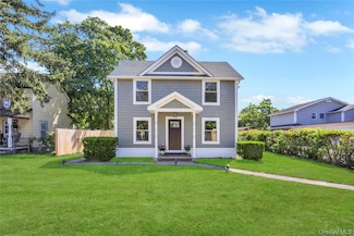 177 Waverly Ave Unit Ground Floor, Patchogue, NY 11772