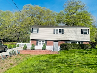 5 N Ridgeland Rd, Wallingford, CT 06492