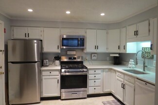 50 Brookside Dr Unit B4, Exeter, NH 03833