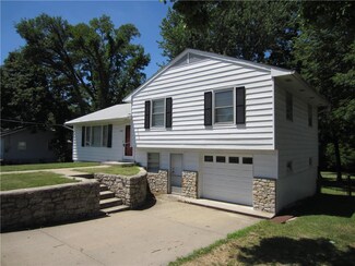 4604 N Topping Ave, Kansas City, MO 64117