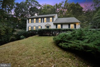 8198 Hillcrest Dr, Manassas, VA 20111