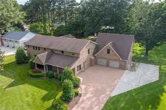 1825 N Alanton Dr, Virginia Beach, VA 23454