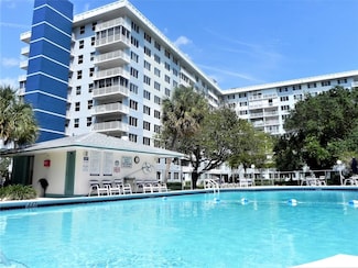 4200 Hillcrest Dr Unit 201, Hollywood, FL 33021