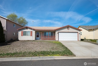 210 S 82nd Ave, Yakima, WA 98908