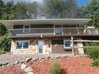 559 W Mohawk Dr, Malvern, OH 44644