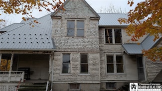 17 E Central Ave, Portland, NY 14716