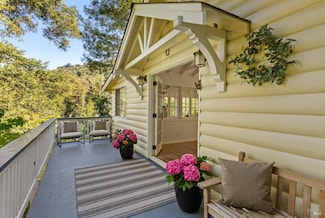 17 Oak Rd, Larkspur, CA 94939