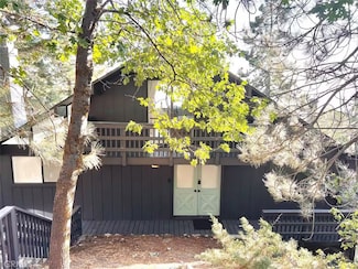 2012 Poplar Dr, Running Springs, CA 92382
