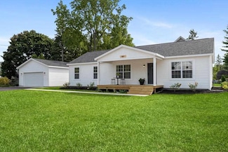 401 Clark St, Harbor Springs, MI 49740