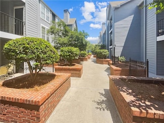 311 Granville Ct, Atlanta, GA 30328