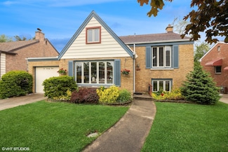 273 Desplaines Ave, Riverside, IL 60546
