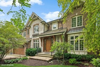 921 Huckleberry Ln, Glenview, IL 60025