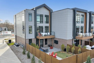 1144 Brookwood Dr, Ashwaubenon, WI 54304