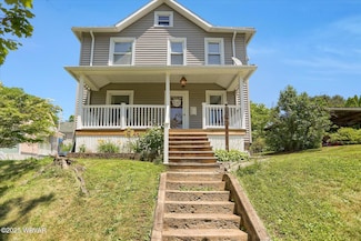 103 Oak St, Jersey Shore, PA 17740