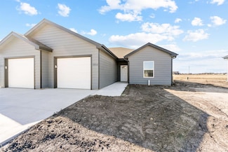 3014 Fountain Dr, Salina, KS 67401