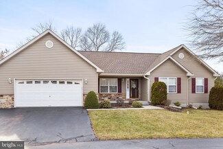 70 Presidential Dr, Royersford, PA 19468