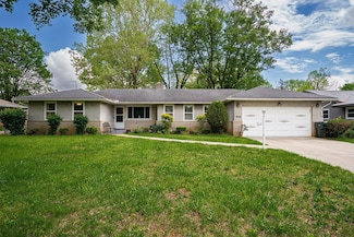 2747 Castlewood Rd, Columbus, OH 43209