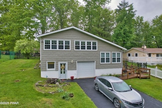 163 Wild Acres Dr, Dingmans Ferry, PA 18328
