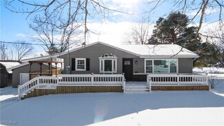 3121 Williams St NW, Warren, OH 44481