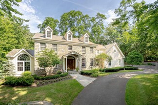 37 Hills Rd, Albany, NY 12211