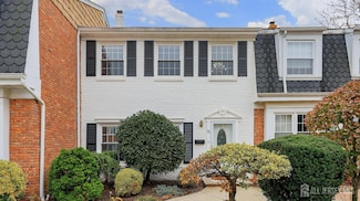 96 Wick Dr, Fords, NJ 08863