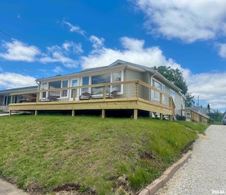 1106 S 19th St, Quincy, IL 62301