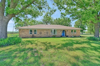 3744 N Weaver St, Gainesville, TX 76240