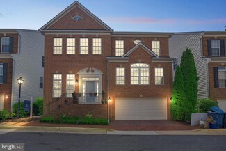 7011 Stone Inlet Dr, Fort Belvoir, VA 22060